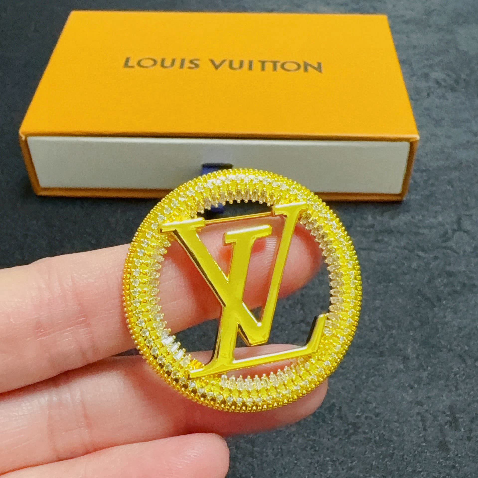Louis Vuitton Brooch - Gold 'LV' Logo